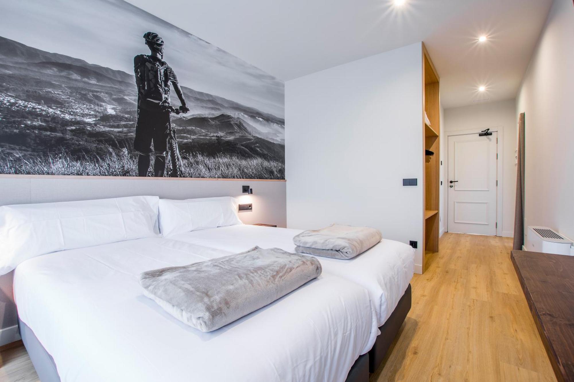 Hotel Льивия Экстерьер фото