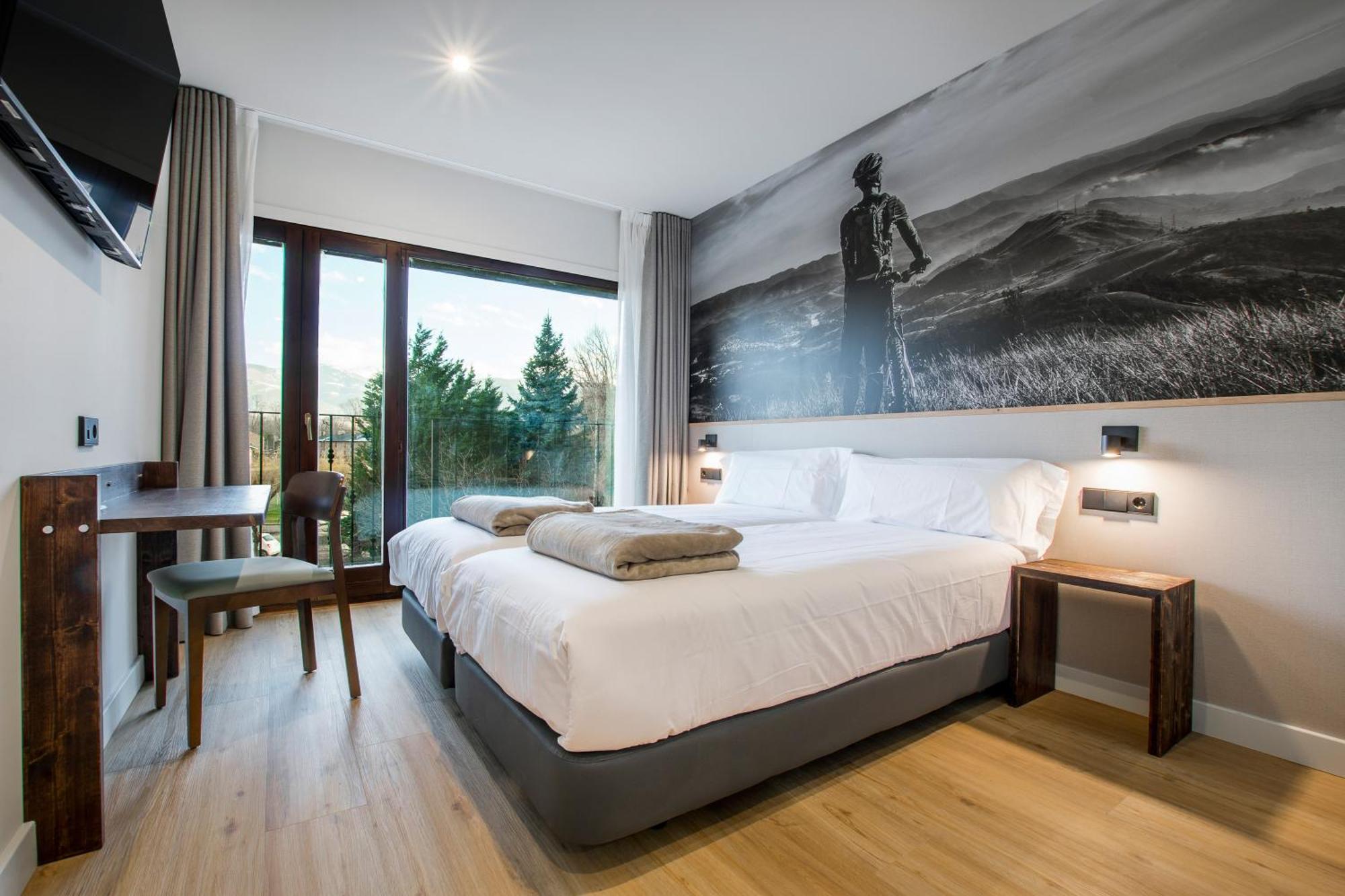 Hotel Льивия Экстерьер фото
